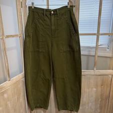 Universal Thread High Rise Easy Barrel Pants Camo Green, Size 8.