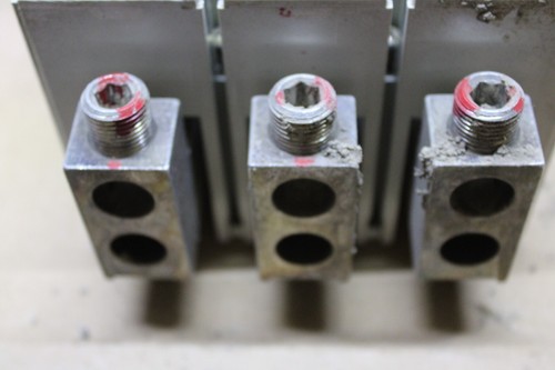 ABB CIRCUIT BREAKER S5H 400 AMP 3-POLE 600 VOLT W/ AUXILIARY SWITCH - Picture 6 of 8