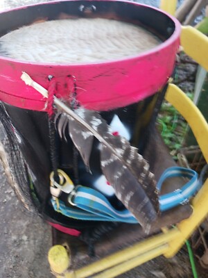 Incroyable tambour de cérémonie amérindien du 19ème