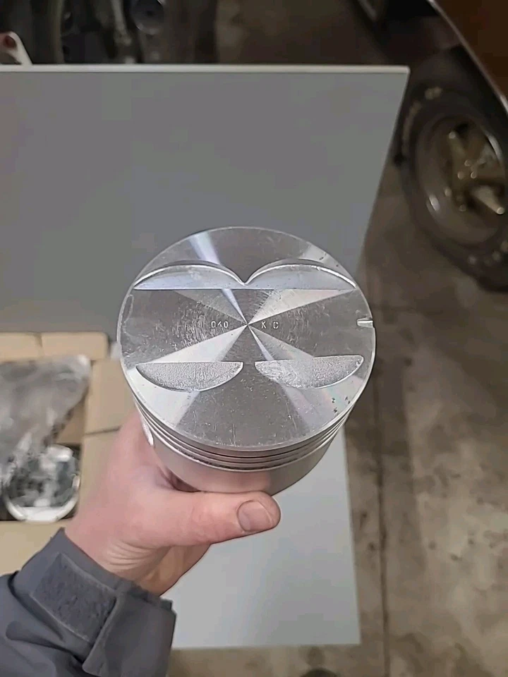 克莱斯勒 318 Grant 发动机零件 11285 - 8 铝活塞套装 3.910 0.040 Over — 第 4/4 张图片