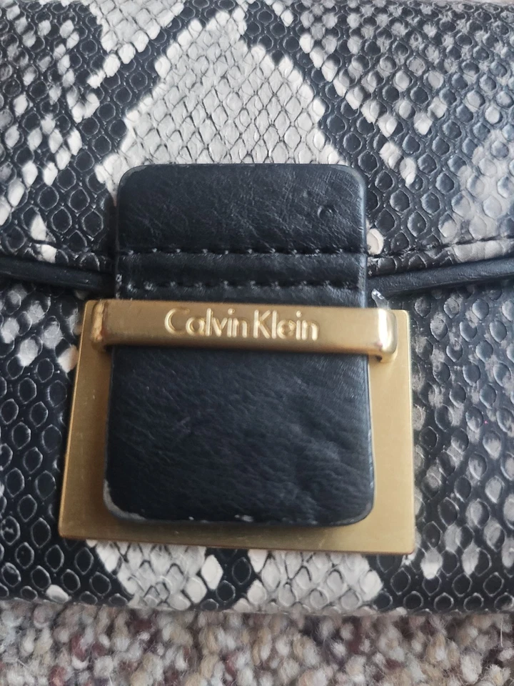 Calvin Klein 钱包爬行动物皮肤 — 第 2/4 张图片