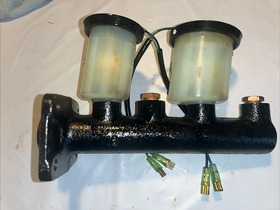 Cilindro maestro MC39038 para Toyota Corona 1978 envío gratuito Foto 2 de 3