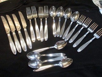 Reed & Barton JUBILEE 19 PIECE SET 18/8 Stainless Korea PLACE SETTING FOR 4