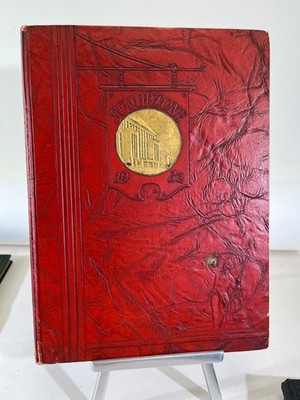 1932 FEB CARL SCHURZ HIGH SCHOOL YEARBOOK  CHICAGO, ILLINOIS  SCHURZONE DS66