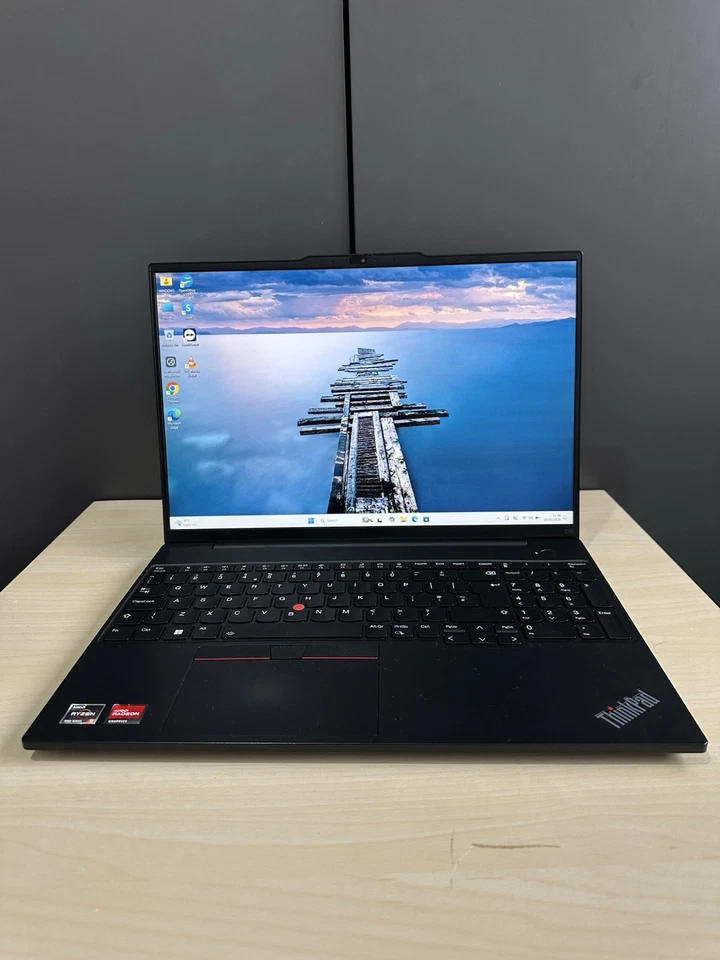 Lenovo ThinkPad E16 G1 · Ryzen 5 7530U · 16GB · 512GB, photo 2 of 5