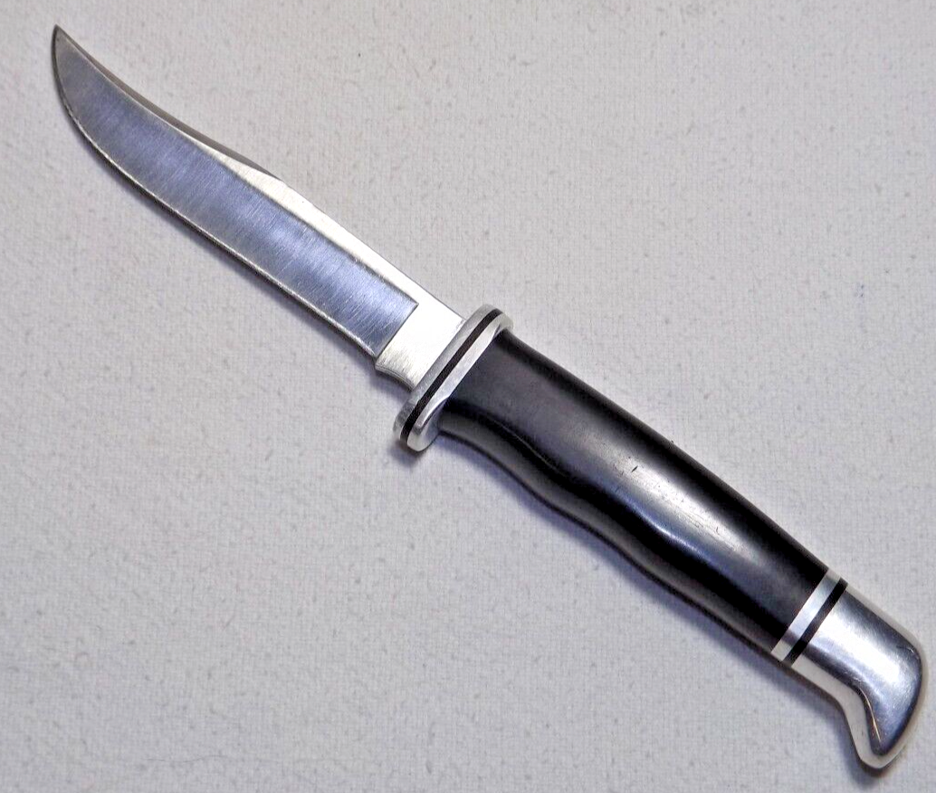 Lot Of 2 Vintage BUCK Fixed Blade Knives 102 X Woodsman and a 470 C W