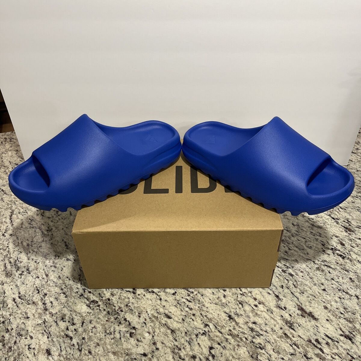 Adidas Yeezy Slide Azure Blue Size 9 Men / 10.5 WMNS ID4133 Adidas Yeezy Slide Azure Blue Size 9 Men / 10.5 WMNS ID4133