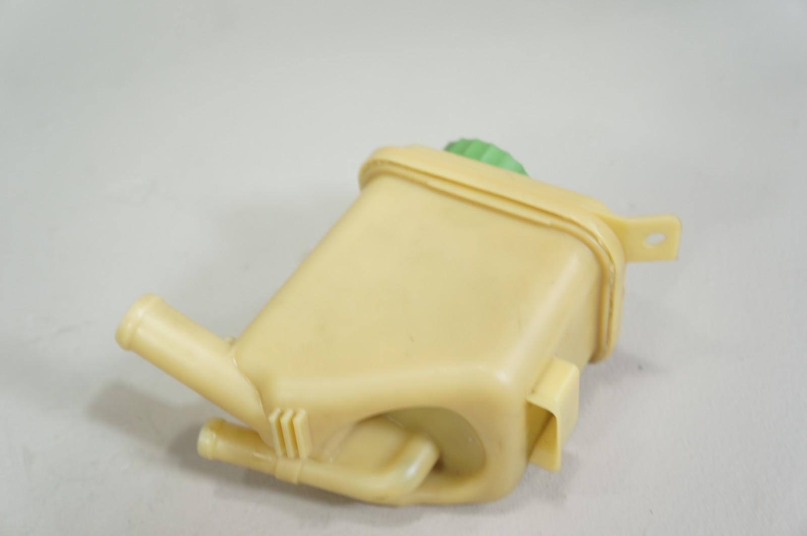 03-2007 vw touareg porsche cayenne power steering pump reservoir tank 7L0422371C
