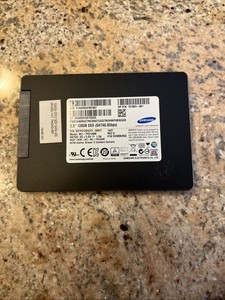 SAMSUNG 128GB 2.5" SATA Solid State Drive MZ7PD128HCFV-000H7