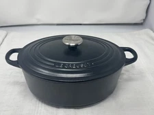 Le Creuset 29 cm Matte Black Oval Cast Iron Dutch Oven 5 Qt