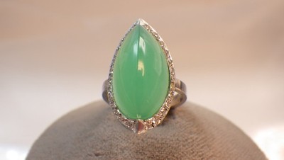 Schöner Chrysopras Diamant Designer  Ring 585 WG mit 36 Diamanten sign. 1960