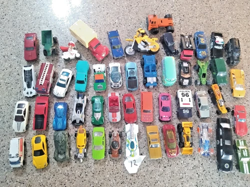 Hot Wheels  LOT  Cars  Assorted Mixed Diecast Vehicles Vintage? modern collector