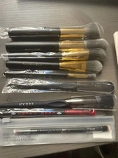 Lot of 20 Assorted Makeup Brushes - ALL NEW