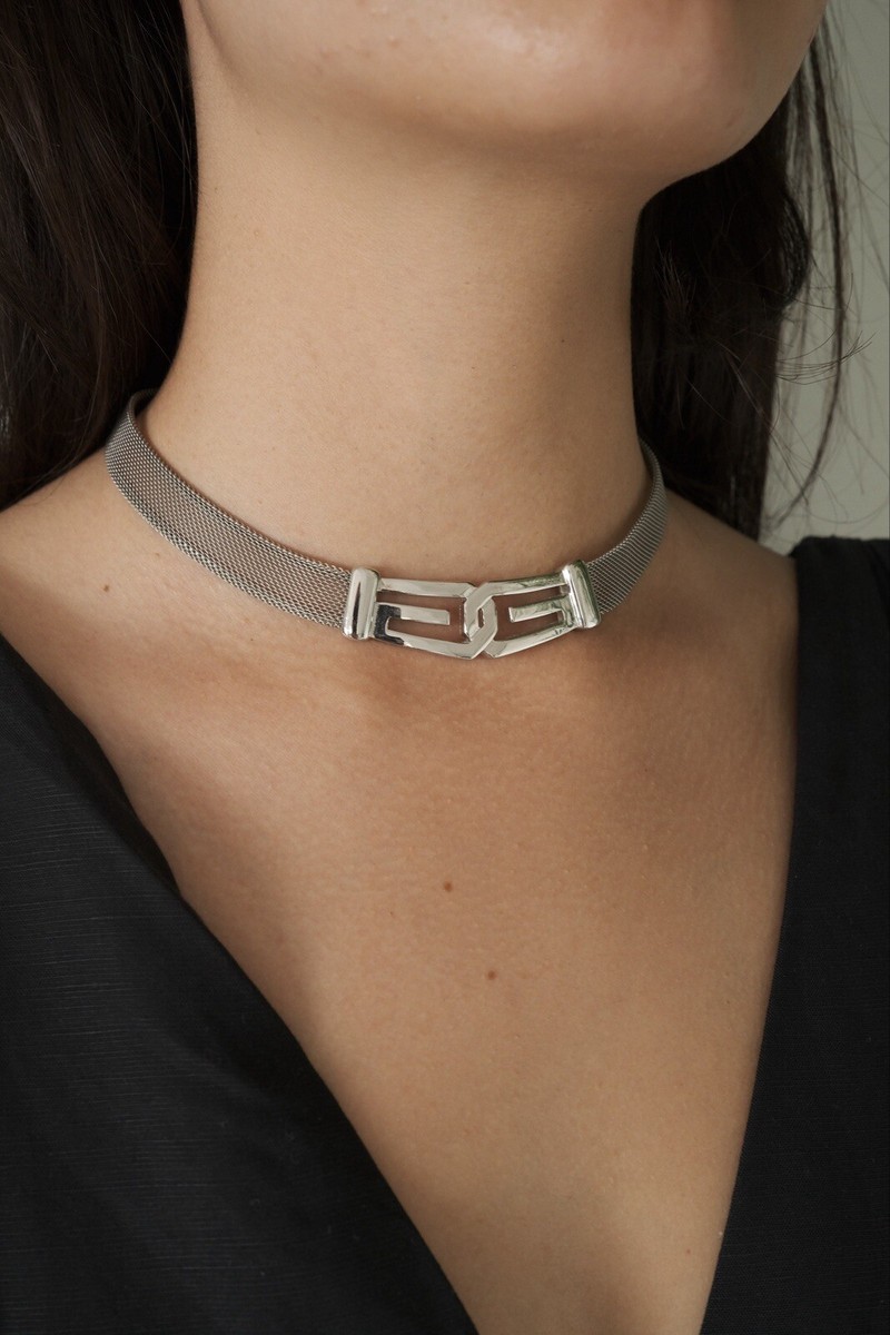 【JUHA】HORSEBIT CHOKER JUHA】HORSEBIT CHOKER 18k Horsebit pendant necklace in 18k