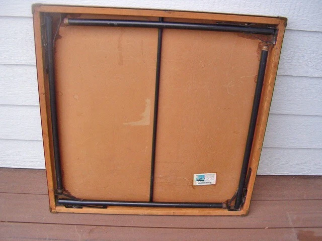 Mesa de Tarjetas Plegable Samsonite Modelo 7706 Vintage Marco de Madera Estampado Superior Foto 4 de 4