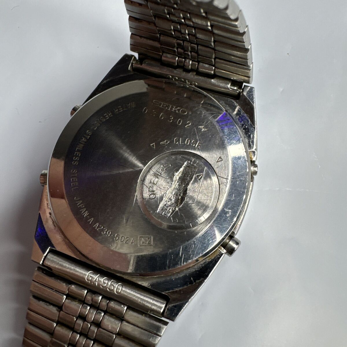 SEIKO セイコー　A239-502A Seiko World Time A239-502A Vintage Digital Watch Review