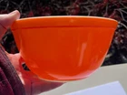 PYREX 1 1/2 QUART MIXING BOWL-- ORANGE