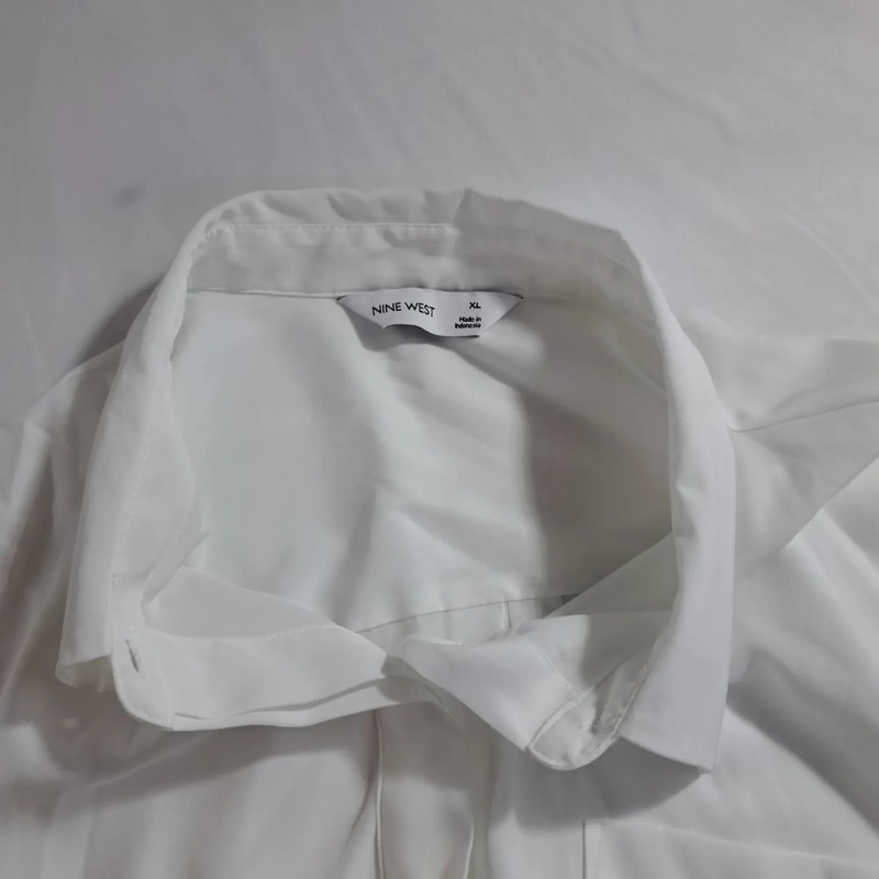 AB STUDIO Women 0X White Crinkle Button Front Blouse Embroidered Yoke Size 0X