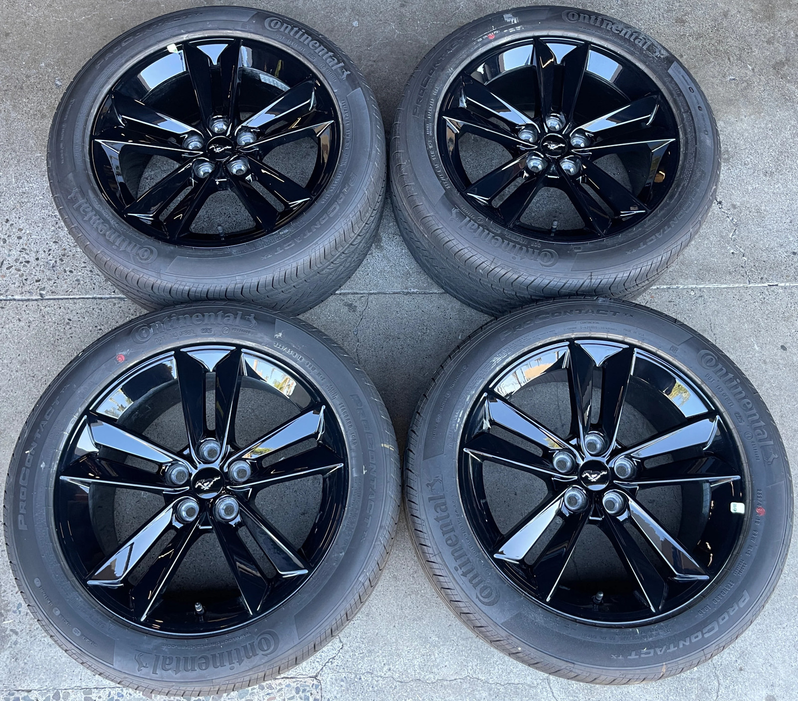 2024-2025 Ford Mustang GT OEM 18" Gloss Black Wheel/Rim Tire Set of 4 | PR3C1007