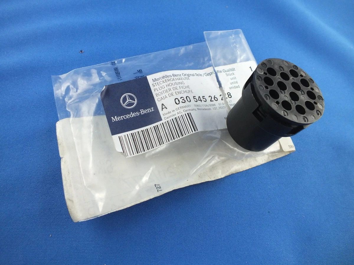 Mercedes CL203 w203 Steckergehaeuse A0305452628 Stecker AHK 13p  