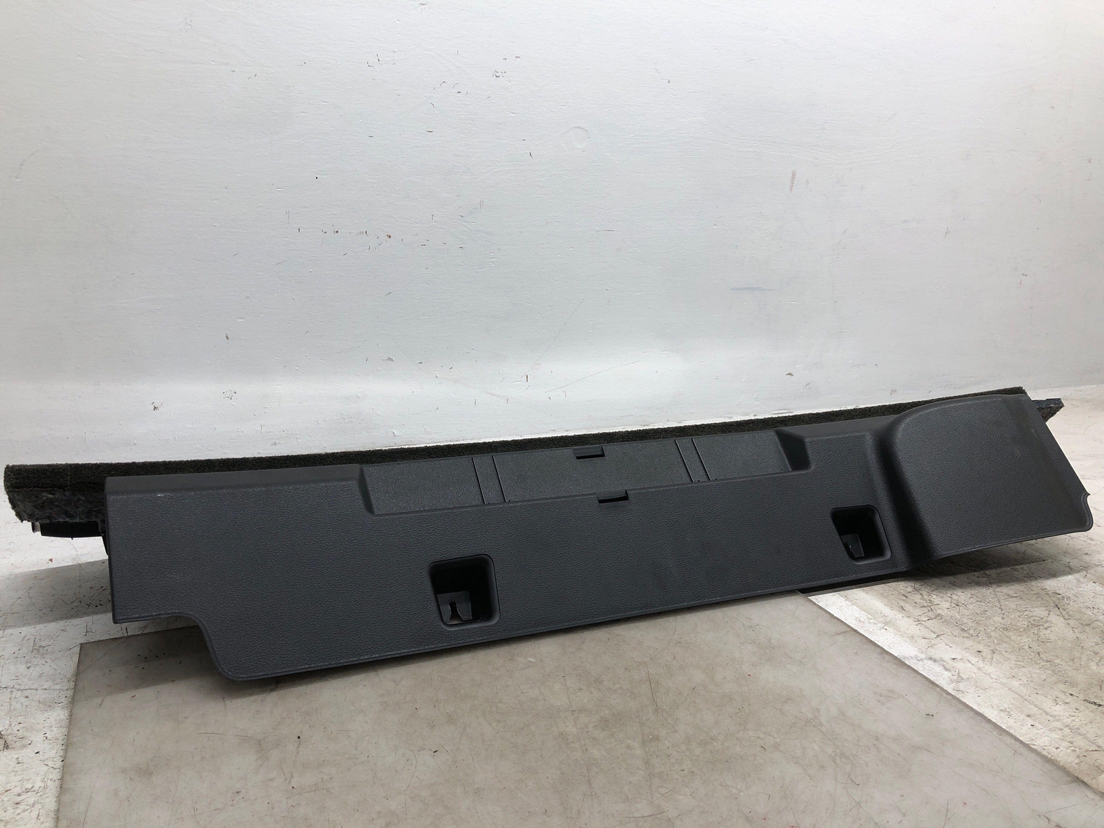 2016-2020 BENTLEY BENTAYGA REAR TRUNK SILL SCUFF PLATE COVER PANEL 36A864483