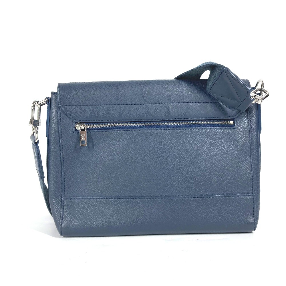 LOUIS VUITTON M21363 LV Aerogram Takeoff Messenger Crossbody LOUIS VUITTON M21363 LV Aerogram Takeoff Messenger Crossbody