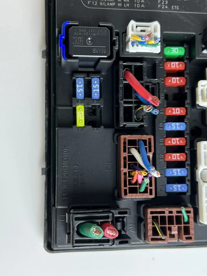 Nissan Sentra 2014 caja de fusibles módulo de relé OEM 284B73RA3B Foto 4 de 4