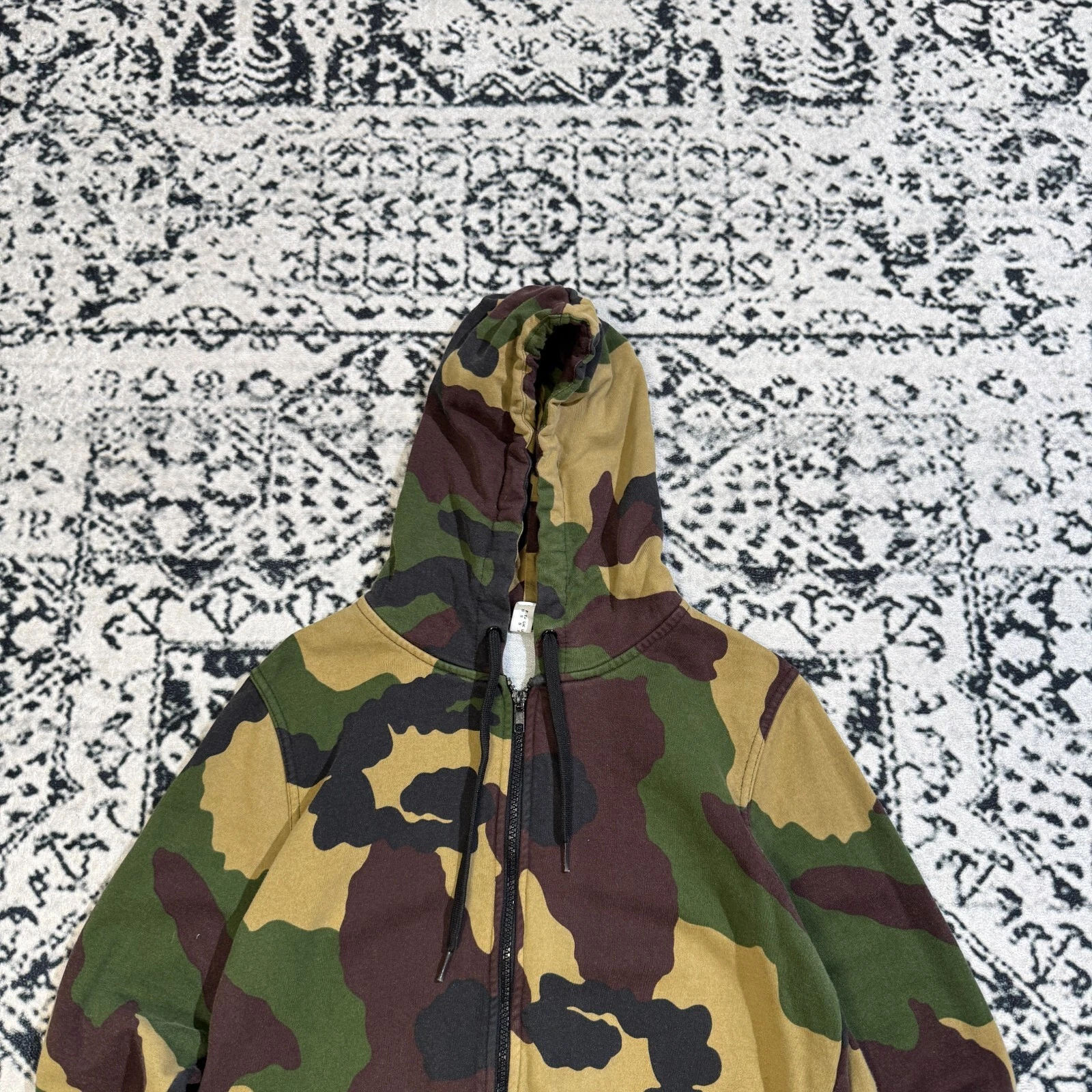 Felpa con cappuccio Moschino unisex vintage anni 90 verde cotone mimetico taglia S vestibilità regolare Y2K Fash