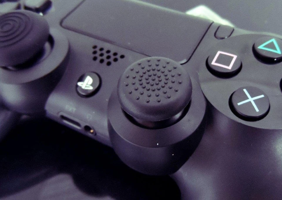 Snakebyte Thumb Treadz For PS4 - 4 Pack Thumb Grips - Image 3 of 3