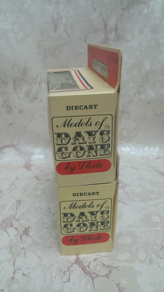 LLEDO DAYS GONE Collectible FireTrucks Set of 2 NEW - Image 4 of 4