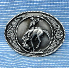 Bronc Rider Cowboy Belt Buckle Western Rodeo Scroll Vtg 90s Siskiyou   .TWY928