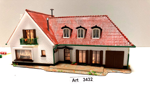 Kibri 8342 H0 Casa de campo en las Ardenas, con iluminación doble, 1:87, raro y RARO | Zustand: Gebraucht