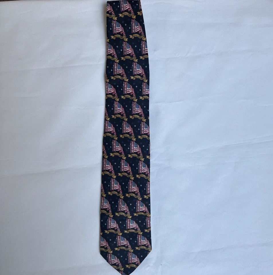 Corbata Marca 3er Milenio Novedad Año 2000 Banderas EE. UU. USADA EN EXCELENTE ESTADO Foto 2 de 4