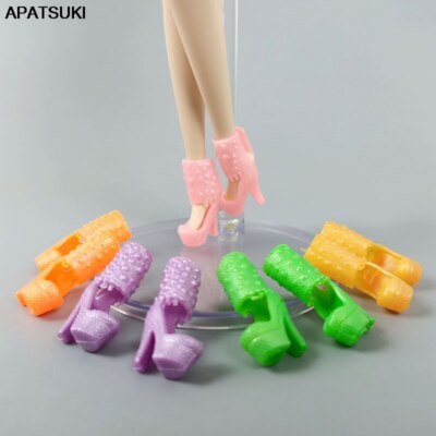 5Paare/Los Plastik Schuhe mit hohem Absatz für Barbie Puppe Stiefel Sandalen
