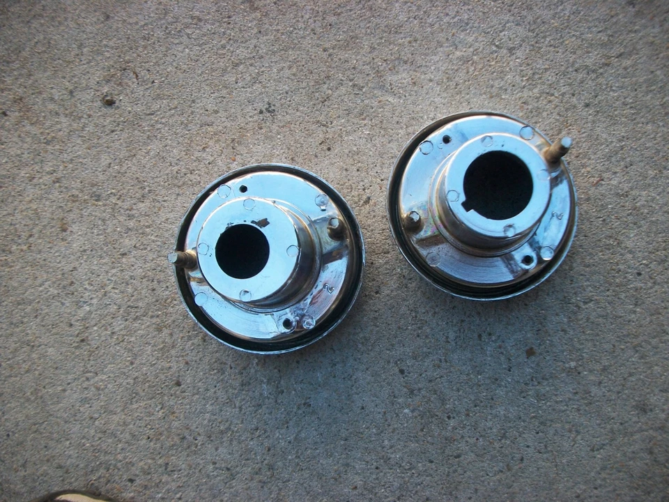 Oldsmobile Cutlass F85 1961 1962 raro usado GM 2 luces traseras carcasa 5952938 Foto 3 de 4