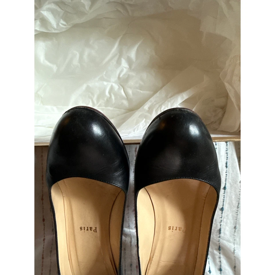 Christian Louboutin Classic Simple Black Leather Pumps Size 8.5  - Image 3 of 4