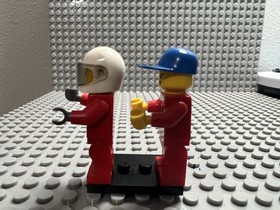 LEGO City / Town / Hospital Minifigure - Lot of 2 Paramedic / Paramedic Pilot