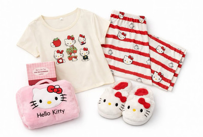   Hello Kitty  Berry Sweet Dreams  Limited Set  