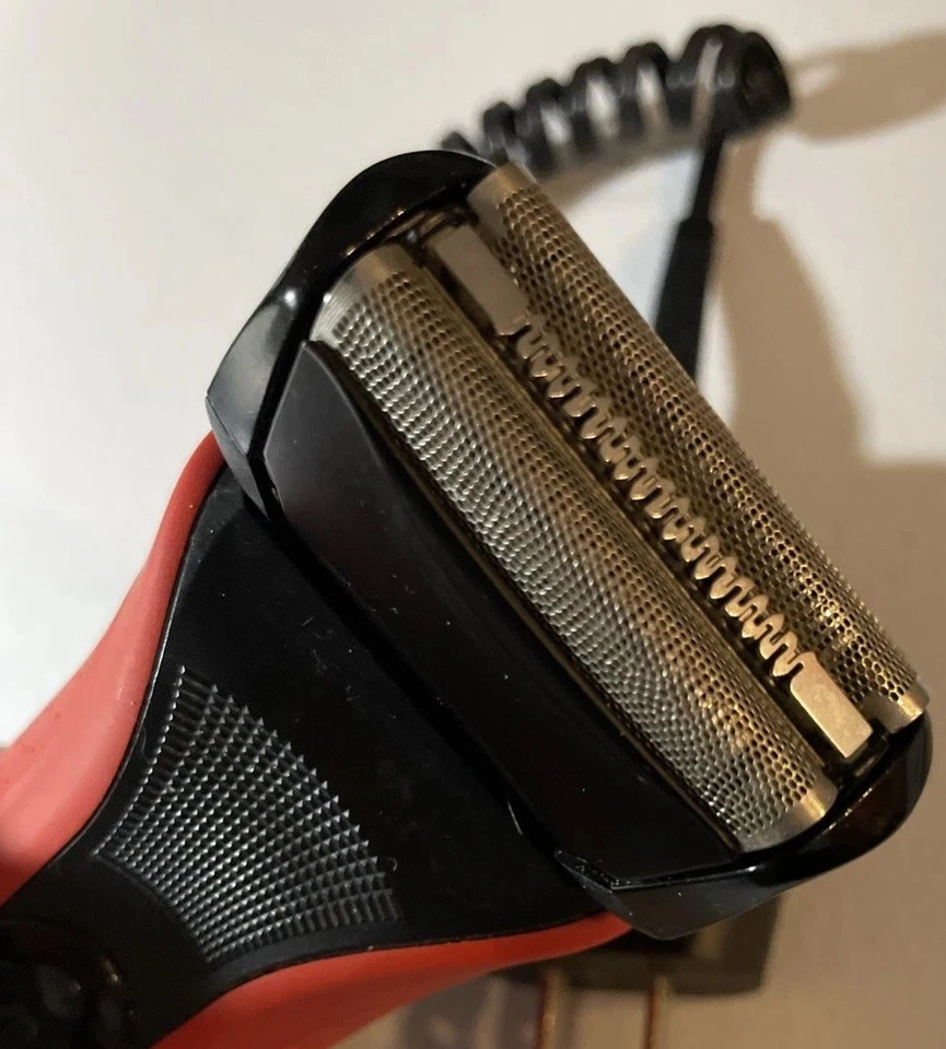 Afeitadora Braun WATERFLEX en seco y húmedo WF2S inalámbrica para hombre 5760 roja - Funciona Foto 2 de 4