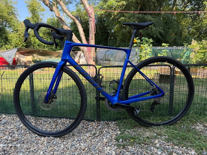 Giant Defy Advanced 0 (2024) Size ML - Cobalt/Charcoal