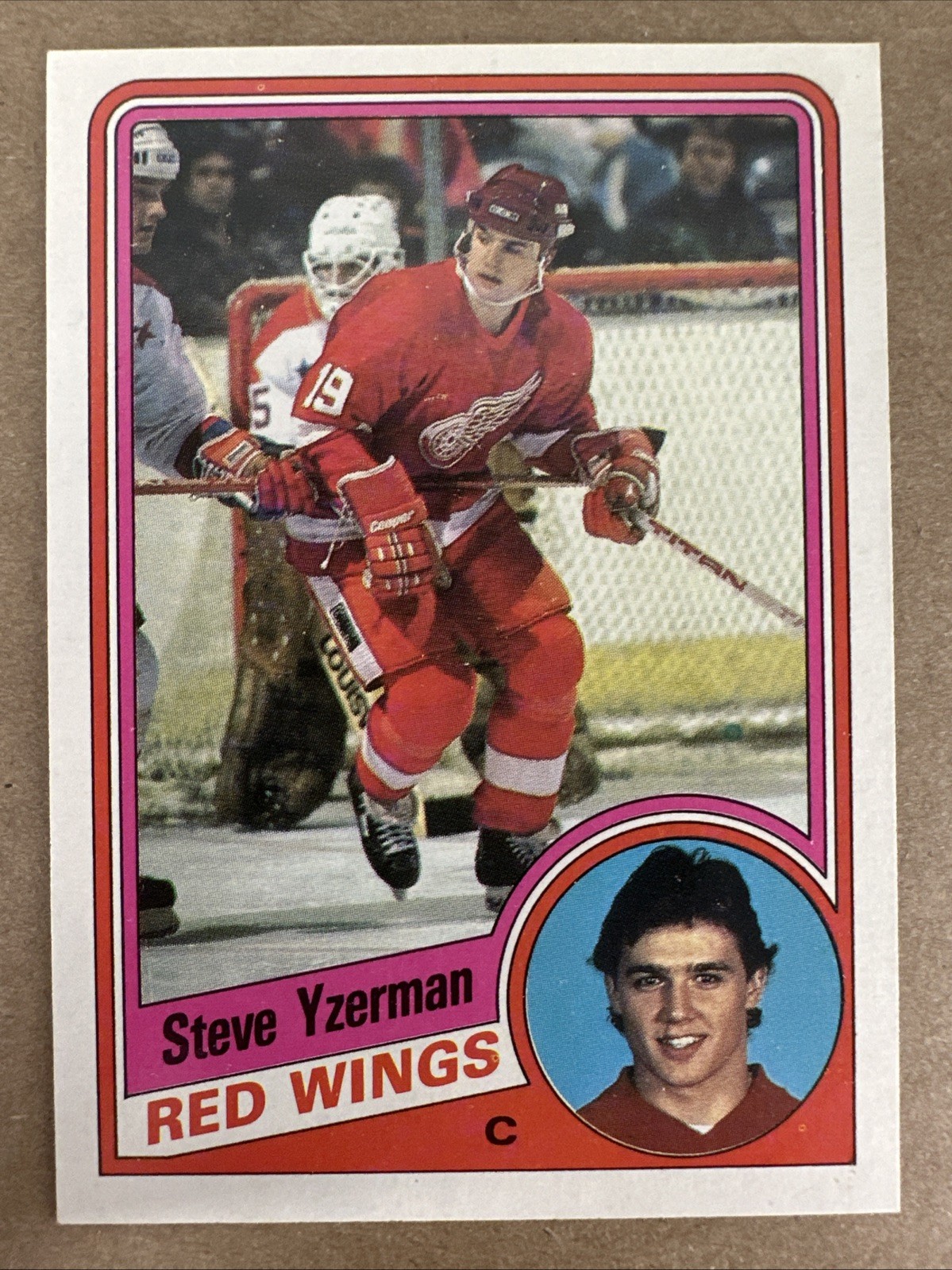 1984-85 Topps Steve Yzerman #49 RC Detroit Red Wings NM - TCCCX