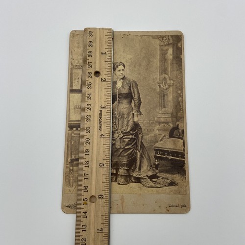 Vintage 1860s CDV Photo Fashionable Woman By Framed Picture Taken Lincoln, Neb. - Picture 8 of 8