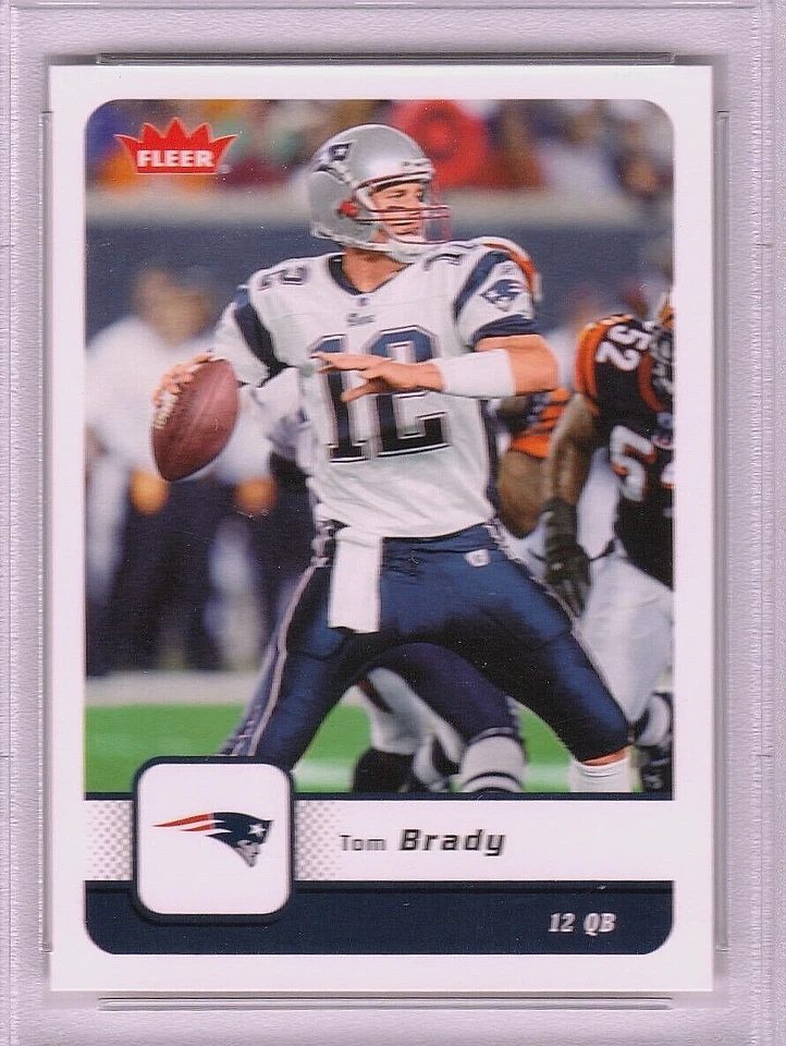 2006 FLEER FOOTBALL CARD #57 TOM BRADY GRADED PSA 10 NFL NEW ENGLAND PATRIOTS - Image 3 of 4