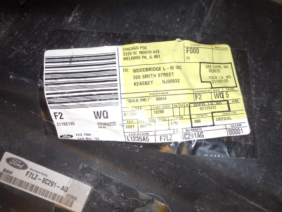 Cubierta superior del radiador F7LZ-8C291-AG Lincoln Mark VIII 1997 1998 como nuevo Foto 2 de 4