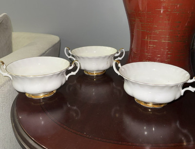 SET OF 3 ROYAL ALBERT BONE CHINA VAL D'OR TWO-HANDLE CREAM SOUP BOWLS PRISTINE