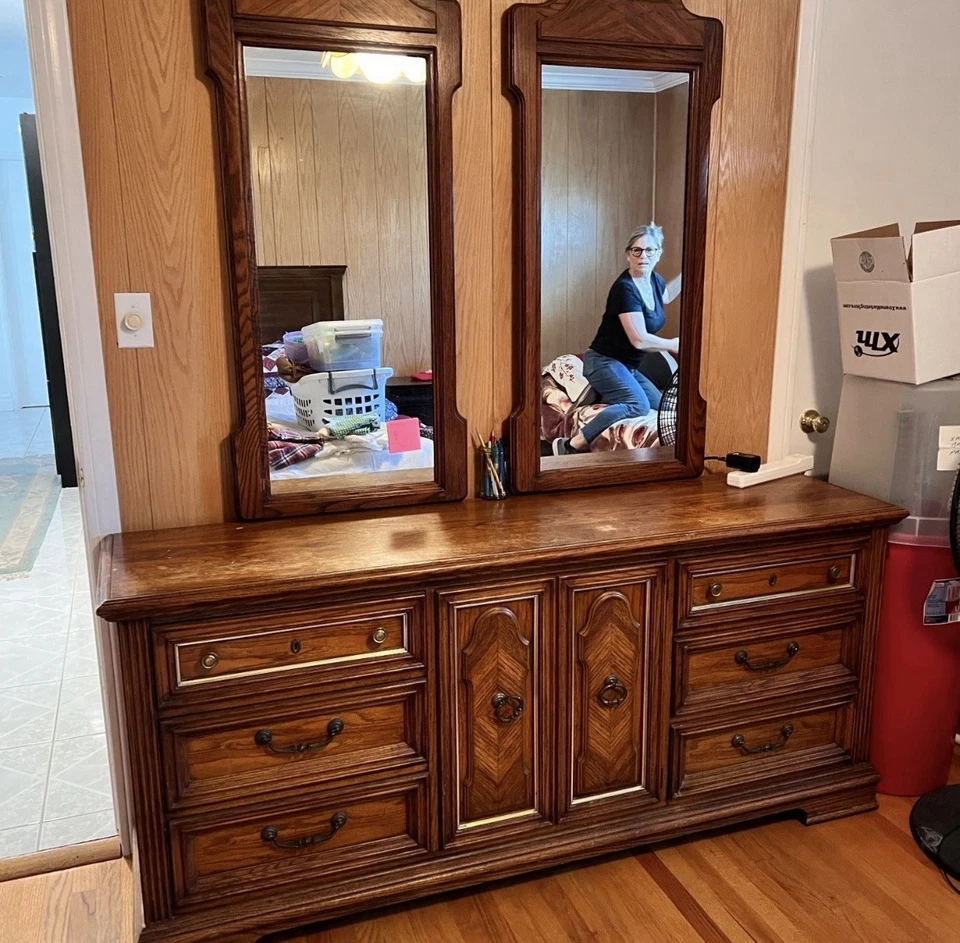 1960 Thomasville solid Wood King Bed Room Set - Image 2 of 4