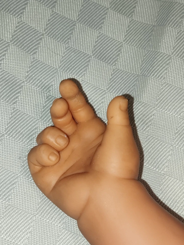 BAMBOLA VINTAGE BEBI MIA GALOOB 1985 NON FUNZIONANTE DOLL GIOCATTOLI - Immagine 4 di 4