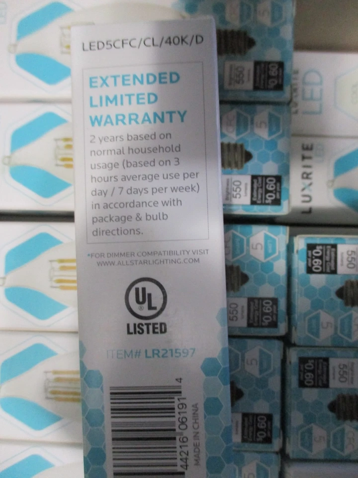 29 Luxrite 5W E12 LED Bulb 60W Equivalent CFC 550 Lumens Cool White LR21597 - Image 4 of 4