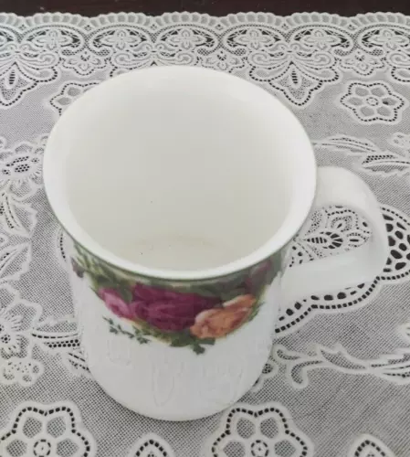 VINTAGE Royal Albert Bone China Old Country Roses Green Trim Mug Cup, England