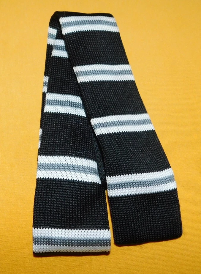 EXPRESS 黑色/白色/灰色条纹聚合物平底修身领带-设计领带。 — 第 2/3 张图片